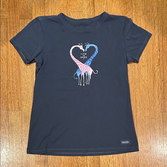 Life Is Good Charcoal Gray Giraffe Heart T-Shirt Size Medium - Picture 1 of 9